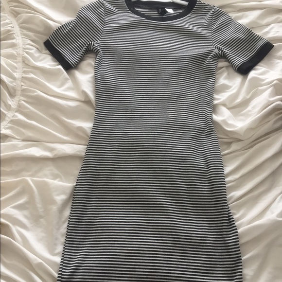 Gently used women’s dress - Picture 1 of 1